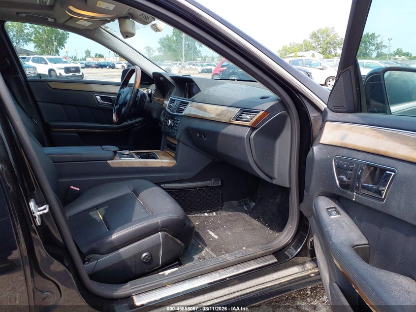 2011 Mercedes-benz E-class VIN WDDHF5GB8BA266309 IAAI salvage auction — NORMAL WEAR, Clear (Illinois), sold $1,125 on 2026-08-17 (photo 5)