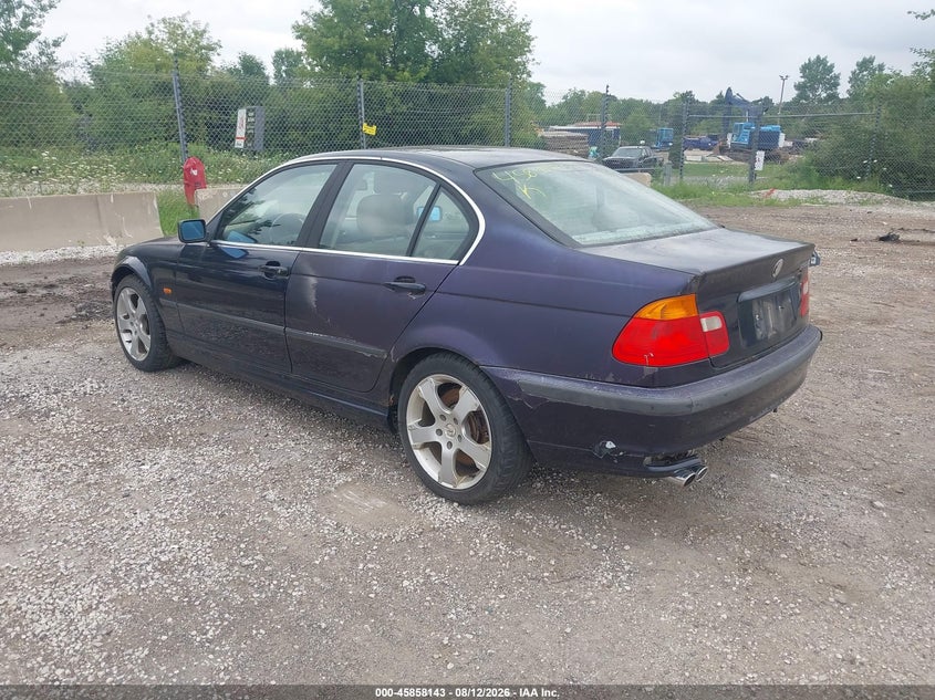 2001 BMW 3 series VIN WBAAV53401JR79531 IAAI salvage auction — FRONT END, Clear (Wisconsin), sold $275 on 2026-08-18 (photo 3)