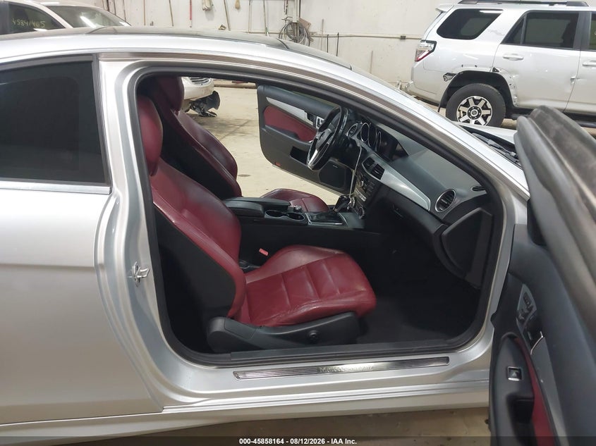 2015 Mercedes-Benz C-Class VIN WDDGJ4HB5FG392679 IAAI salvage auction — FRONT END, Wait Title, sold $1,050 on 2026-09-17 (photo 5)