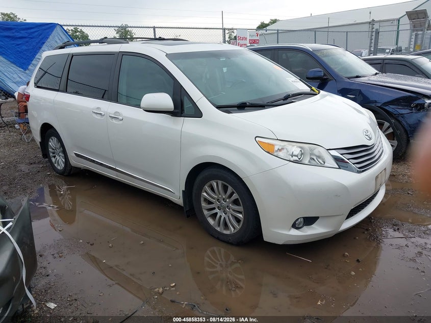2017 Toyota Sienna VIN 5TDYZ3DC1HS865955 — IAAI salvage auction photo