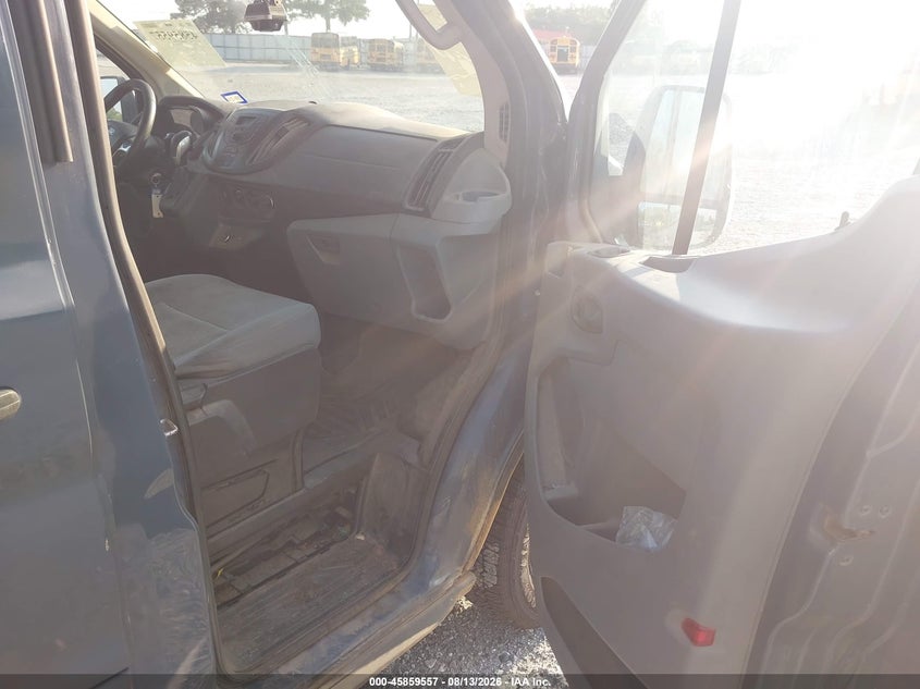2019 Ford Transit-250 VIN 1FTYR3XMXKKB73289 IAAI salvage auction — REPOSSESSION, Clear (Georgia), sold $8,150 on 2026-09-02 (photo 5)