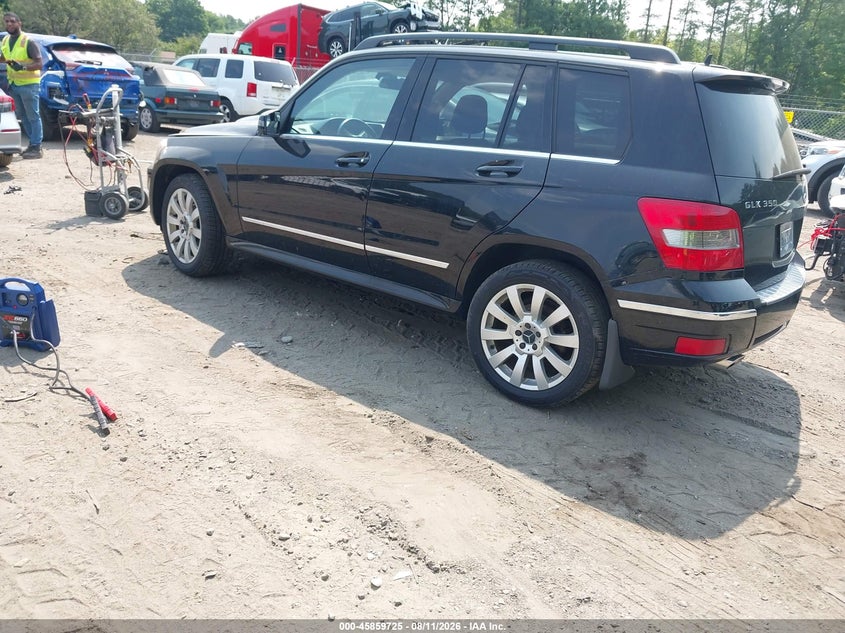 2011 Mercedes-benz Glk-class VIN WDCGG8HB6BF566706 IAAI salvage auction — NORMAL WEAR, Clear (Massachusetts), sold $1,300 on 2026-08-18 (photo 1)