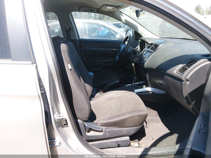 2014 Mitsubishi Outlander VIN 4A4AP3AU4EE003859 IAAI salvage auction — NORMAL WEAR, Clear (Washington), sold $325 on 2026-08-28 (photo 5)