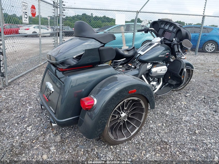 2025 Harley-davidson Tri glide ultra VIN 1HD1MAF18SB855324 IAAI salvage auction — LEFT SIDE, Salvage (Pennsylvania), sold $13,350 on 2026-09-10 (photo 4)