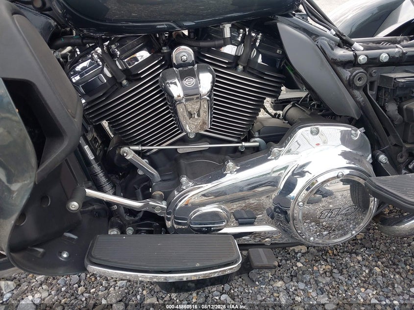 2025 Harley-davidson Tri glide ultra VIN 1HD1MAF18SB855324 IAAI salvage auction — LEFT SIDE, Salvage (Pennsylvania), sold $13,350 on 2026-09-10 (photo 9)