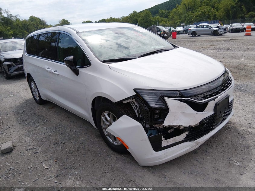 2027 Chrysler Pacifica VIN 2C4RC1BG8VR587561 — IAAI salvage auction photo