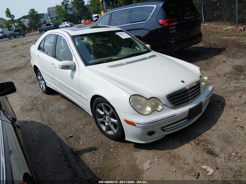2007 Mercedes-benz C class VIN WDBRF92H57F913985 IAAI salvage auction — NORMAL WEAR, Clear (Virginia), sold $300 on 2026-08-13 (photo 1)