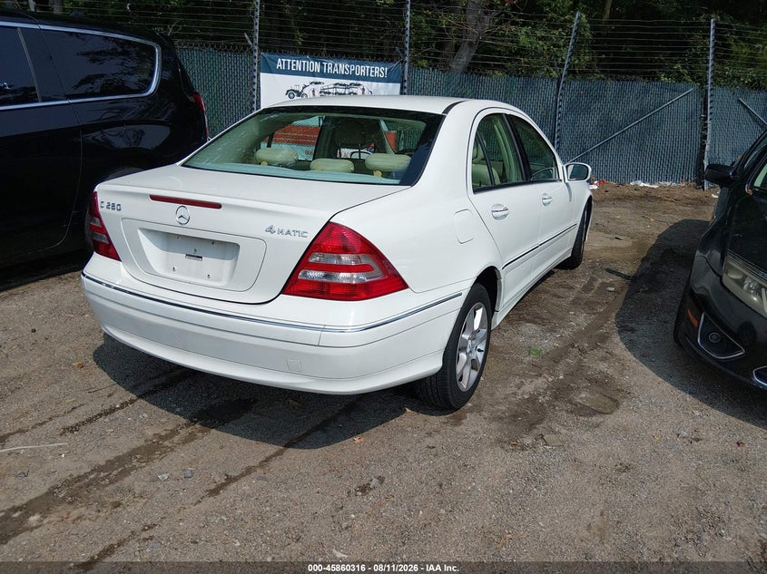 2007 Mercedes-benz C class VIN WDBRF92H57F913985 IAAI salvage auction — NORMAL WEAR, Clear (Virginia), sold $300 on 2026-08-13 (photo 4)