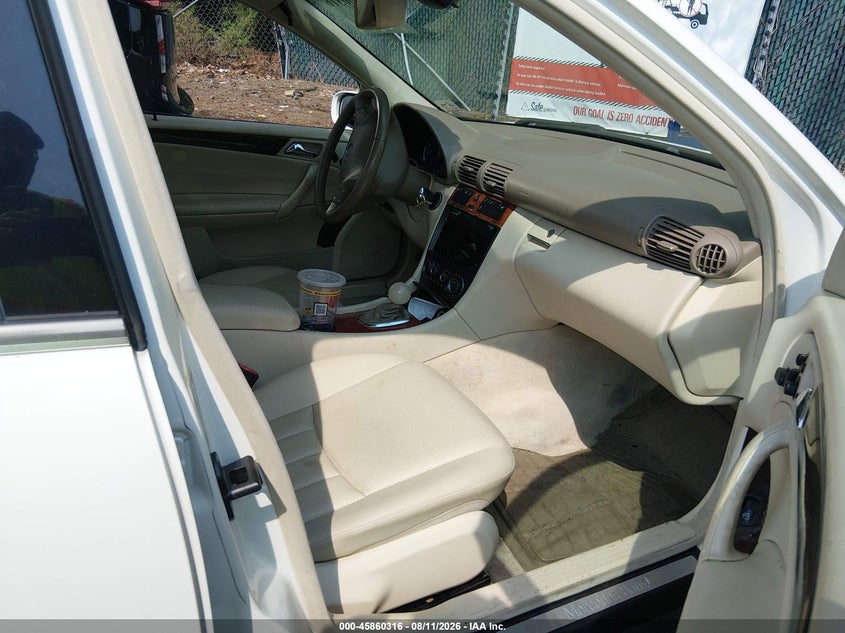 2007 Mercedes-benz C class VIN WDBRF92H57F913985 IAAI salvage auction — NORMAL WEAR, Clear (Virginia), sold $300 on 2026-08-13 (photo 5)