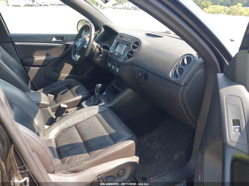 2014 Volkswagen Tiguan VIN WVGAV3AXXEW012949 IAAI salvage auction — NORMAL WEAR, Salvage Title, sold $2,450 on 2026-08-18 (photo 5)