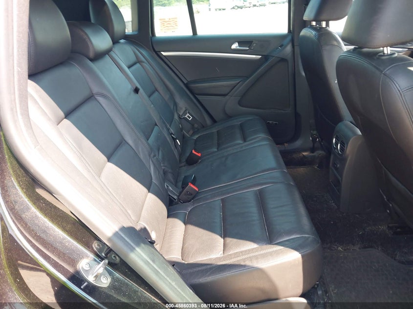 2014 Volkswagen Tiguan VIN WVGAV3AXXEW012949 IAAI salvage auction — NORMAL WEAR, Salvage Title, sold $2,450 on 2026-08-18 (photo 8)