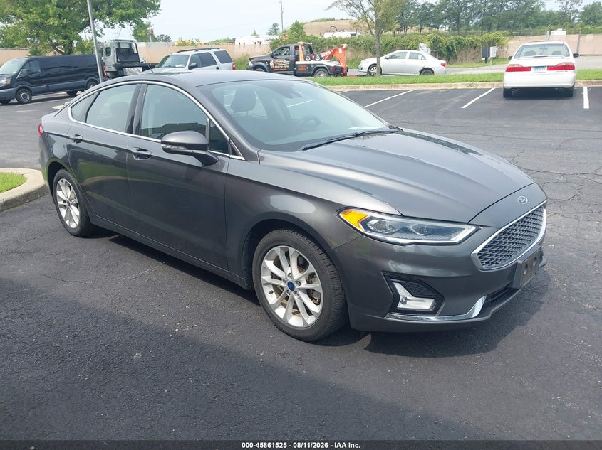 2019 Ford Fusion VIN 3FA6P0SU8KR145432 — IAAI salvage auction photo