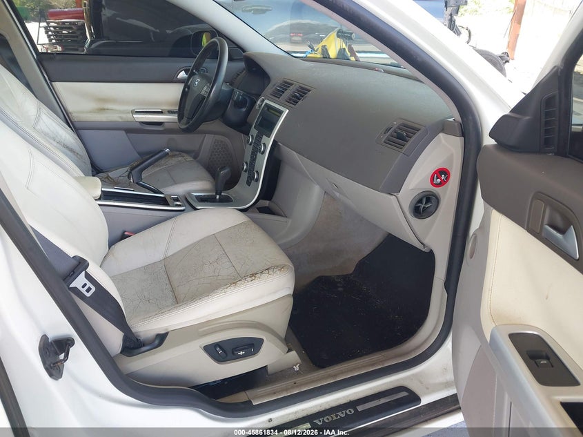 2011 Volvo S40 VIN YV1672MS4B2550669 IAAI salvage auction — NORMAL WEAR, Clear (Florida), sold $75 on 2026-08-18 (photo 5)
