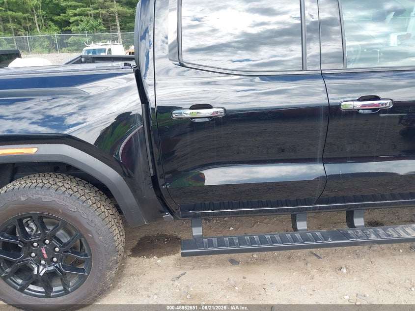 2025 Gmc Canyon VIN 1GTP2FEK6S1115656 IAAI salvage auction — RIGHT SIDE, Salvage (Massachusetts), sold $29,775 on 2026-09-21 (photo 6)