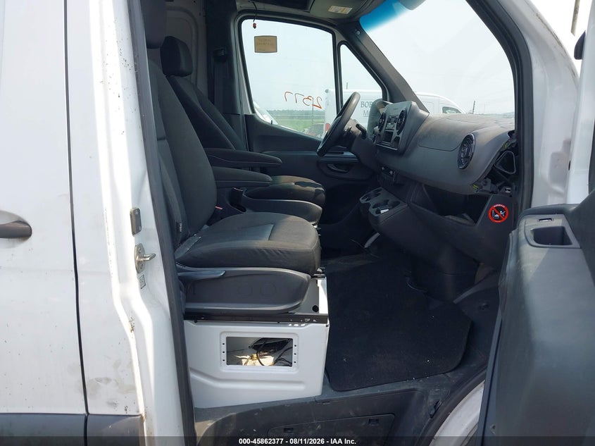 2019 Freightliner Sprinter 2500 VIN WDRPF1CD4KP160393 IAAI salvage auction — FRONT END, Clear (Pennsylvania), sold $12,050 on 2026-08-26 (photo 5)