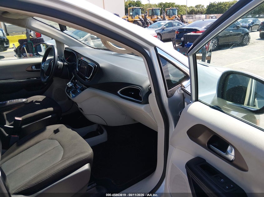 2023 Chrysler Voyager VIN 2C4RC1CG3PR553996 IAAI salvage auction — NORMAL WEAR, Salvage Title, sold $8,000 on 2026-08-26 (photo 5)
