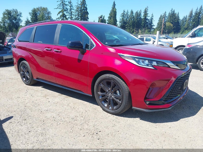 2024 Toyota Sienna VIN 5TDDRKEC4RS183645 — IAAI salvage auction photo