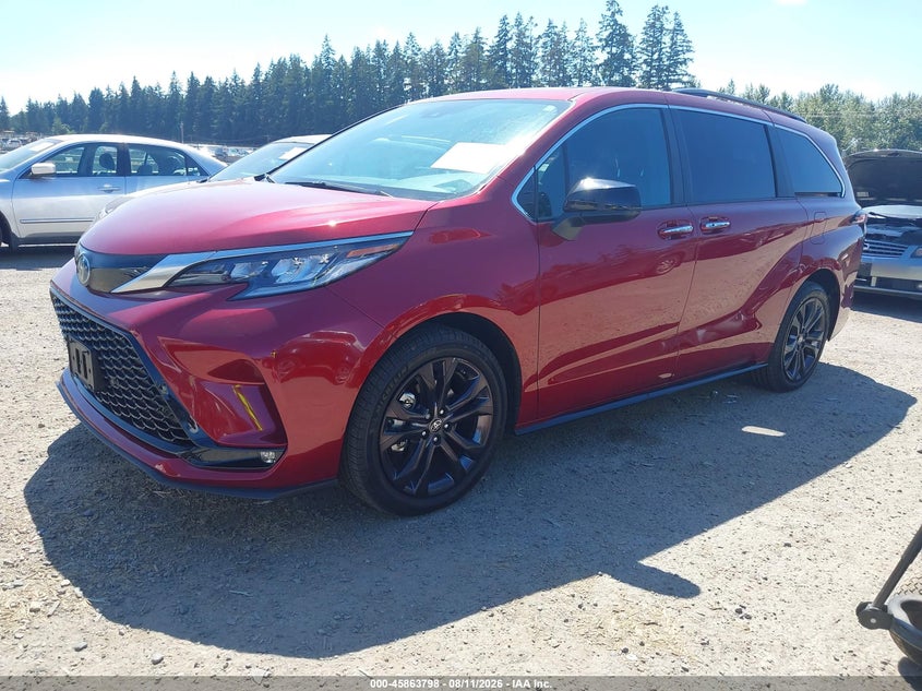 2024 Toyota Sienna VIN 5TDDRKEC4RS183645 IAAI salvage auction — LEFT REAR, Salvage Title, sold $35,000 on 2026-08-19 (photo 2)