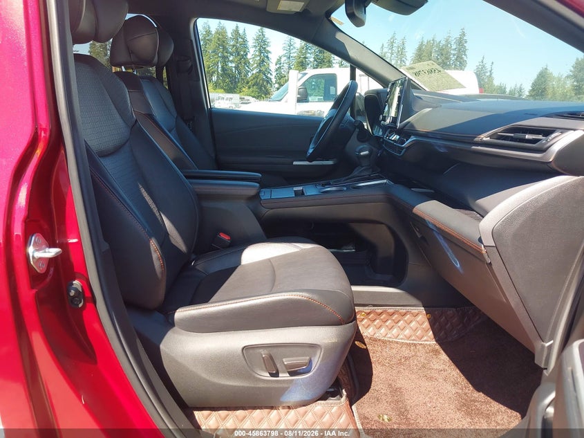 2024 Toyota Sienna VIN 5TDDRKEC4RS183645 IAAI salvage auction — LEFT REAR, Salvage Title, sold $35,000 on 2026-08-19 (photo 5)