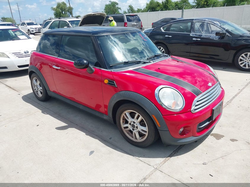 2013 Mini Hardtop VIN WMWSU3C50DT372803 IAAI salvage auction — NORMAL WEAR, Original (Texas), sold $1,225 on 2026-08-14 (photo 1)