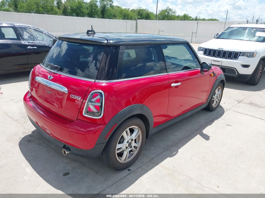 2013 Mini Hardtop VIN WMWSU3C50DT372803 IAAI salvage auction — NORMAL WEAR, Original (Texas), sold $1,225 on 2026-08-14 (photo 4)