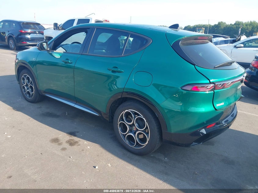 2024 Alfa romeo Tonale VIN ZASPATCW4R3046637 IAAI salvage auction — REAR END, Wait Title, sold $9,675 on 2026-09-23 (photo 3)
