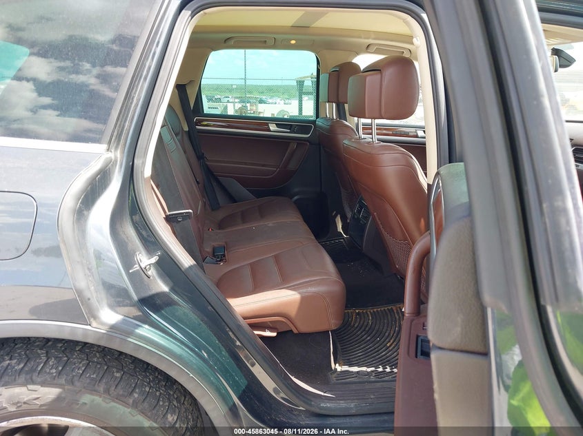 2012 Volkswagen Touareg VIN WVGEK9BP7CD008989 IAAI salvage auction — NORMAL WEAR, Original (Texas), sold $850 on 2026-08-18 (photo 8)