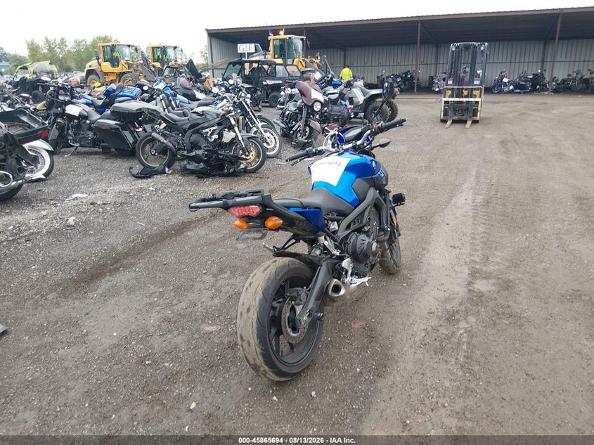 2016 Yamaha Fz VIN JYARN33E8GA009384 IAAI salvage auction — SIDE, Wait Title, sold $3,250 on 2026-08-25 (photo 4)