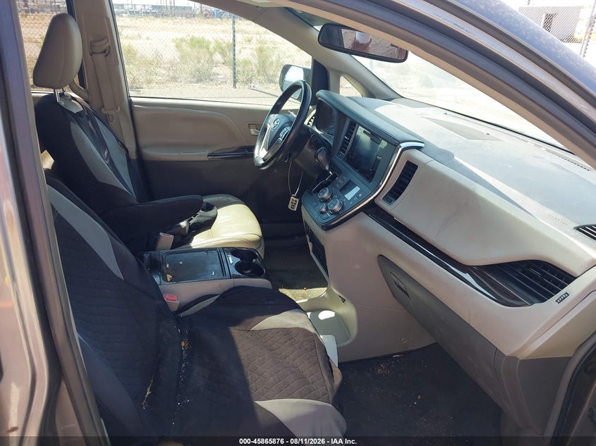 2017 Toyota Sienna VIN 5TDYZ3DC6HS894125 IAAI salvage auction — NORMAL WEAR, Salvage Title, sold $10,000 on 2026-08-20 (photo 5)