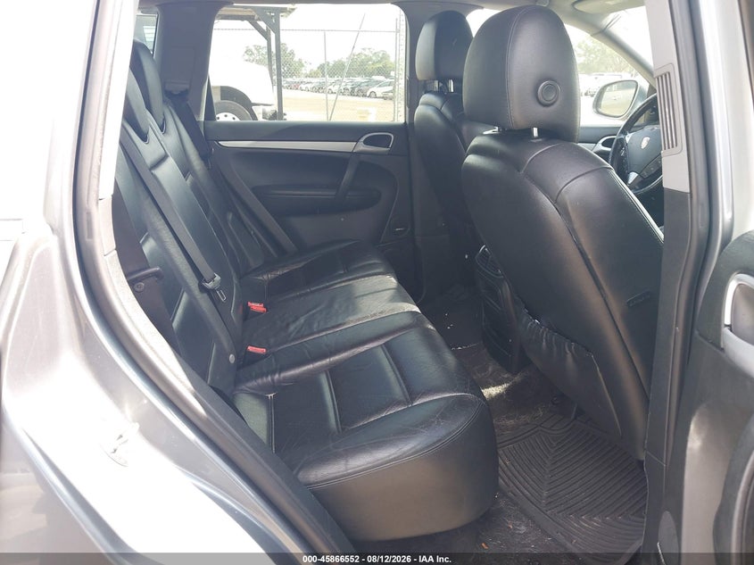 2006 Porsche Cayenne VIN WP1AB29P96LA66109 IAAI salvage auction — NORMAL WEAR, Clear (Florida), sold $375 on 2026-08-19 (photo 8)