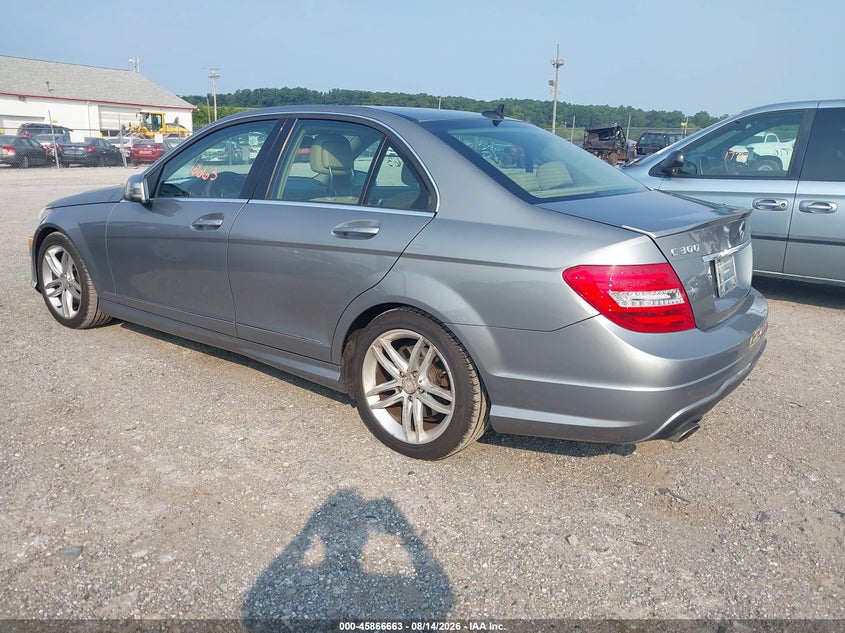2013 Mercedes-benz C class VIN WDDGF8AB4DA786161 IAAI salvage auction — NORMAL WEAR, Clear (Pennsylvania), sold $1,000 on 2026-08-19 (photo 3)
