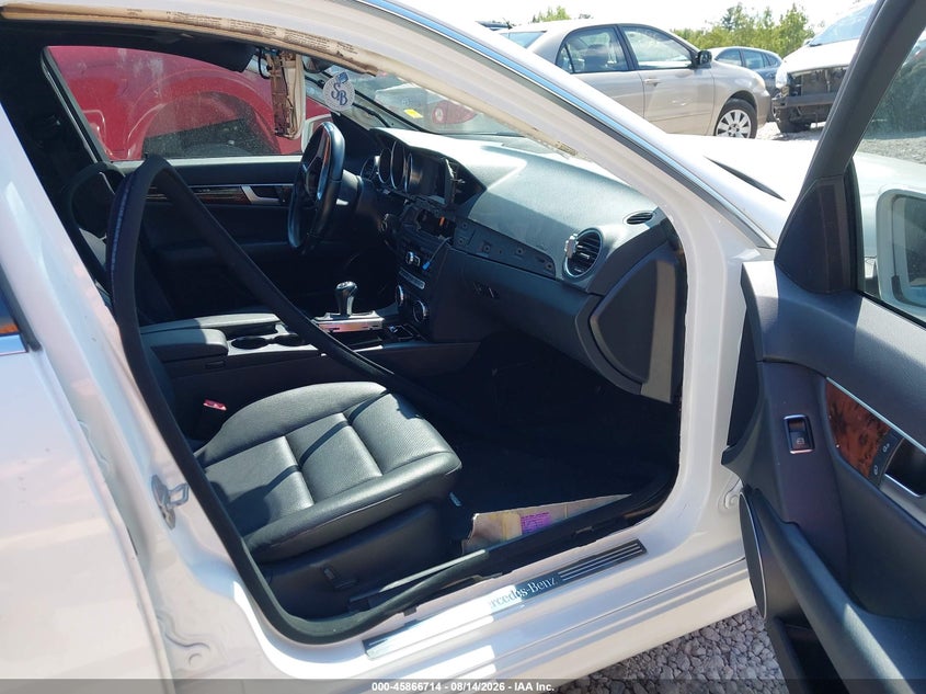 2013 Mercedes-benz VIN WDDGF8AB4DR244690 IAAI salvage auction — VANDALISM, Clear (Massachusetts), sold $1,200 on 2026-08-21 (photo 5)