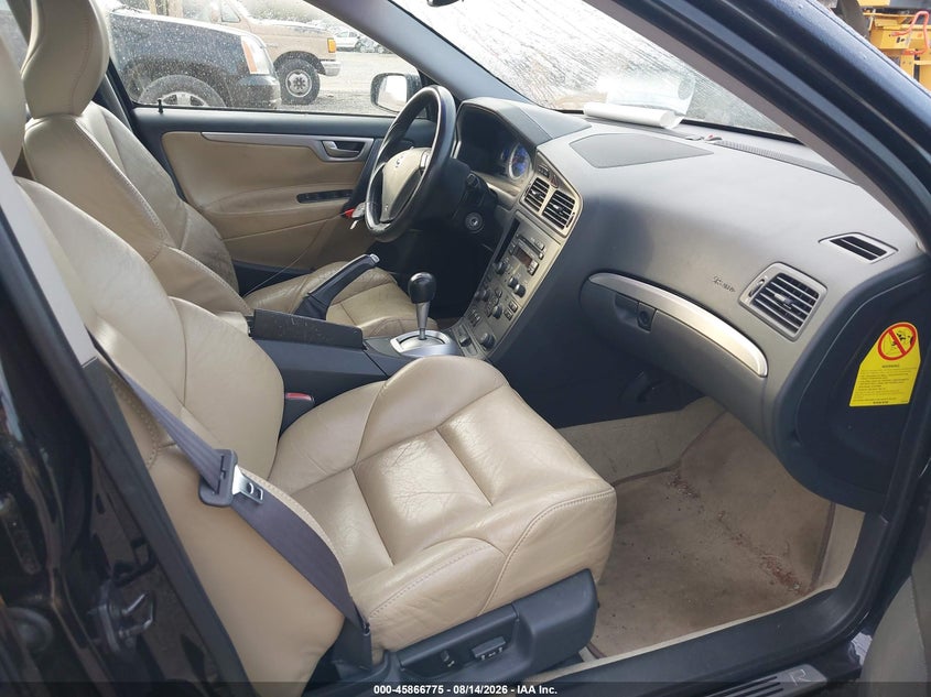2004 Volvo S60 VIN YV1RH52Y842393802 IAAI salvage auction — NORMAL WEAR, Clear (North Carolina), sold $1,300 on 2026-08-21 (photo 5)