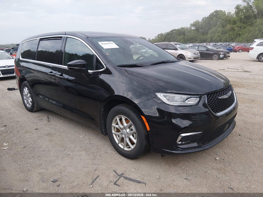 2026 Chrysler Pacifica VIN 2C4RC1BG7TR200611 — IAAI salvage auction photo