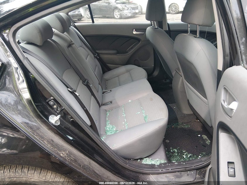2017 Kia Forte VIN 3KPFL4A7XHE052548 IAAI salvage auction — NORMAL WEAR, Clear (Virginia), sold $525 on 2026-09-06 (photo 8)