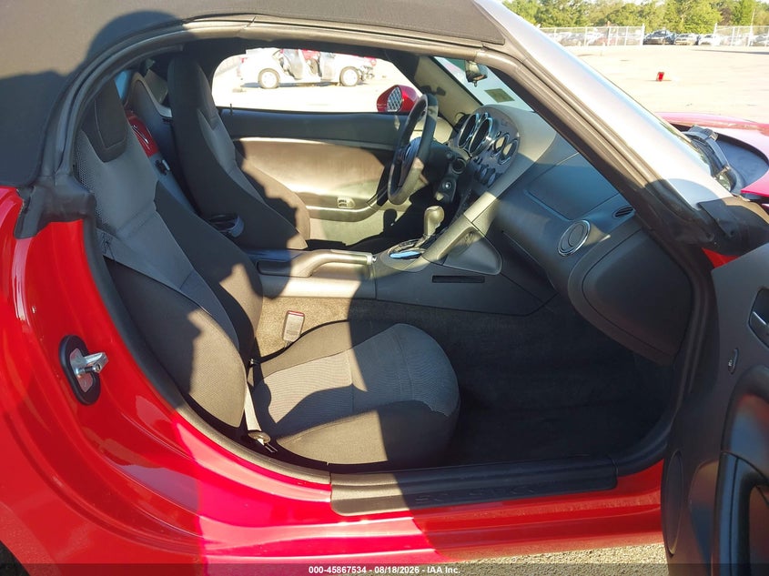 2008 Pontiac Solstice VIN 1G2MC35B08Y131886 IAAI salvage auction — SIDE, Clear (Indiana), sold $1,800 on 2026-09-06 (photo 5)
