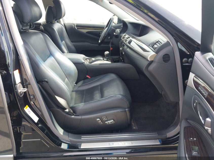 2016 Lexus Ls VIN JTHBL5EF6G5139099 IAAI salvage auction — REAR END, Salvage (California), sold $7,000 on 2026-09-16 (photo 5)