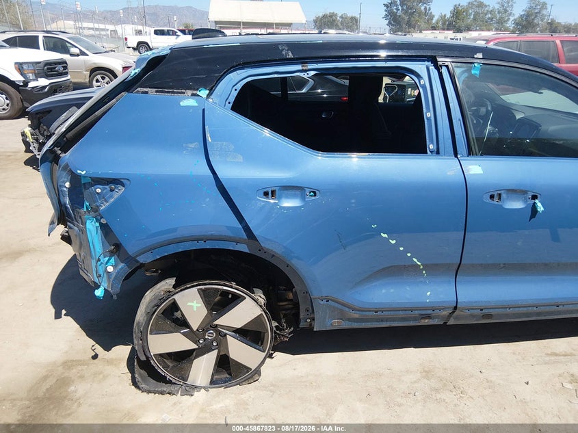 2023 Volvo Xc40 VIN YV4ED3UM3P2075778 IAAI salvage auction — RIGHT SIDE, Wait Title, sold $16,350 on 2026-09-10 (photo 6)