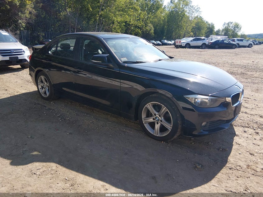 2013 BMW 3er VIN WBA3C3C59DF146524 IAAI salvage auction — REAR END, Wait Title, sold $775 on 2026-08-21 (photo 1)