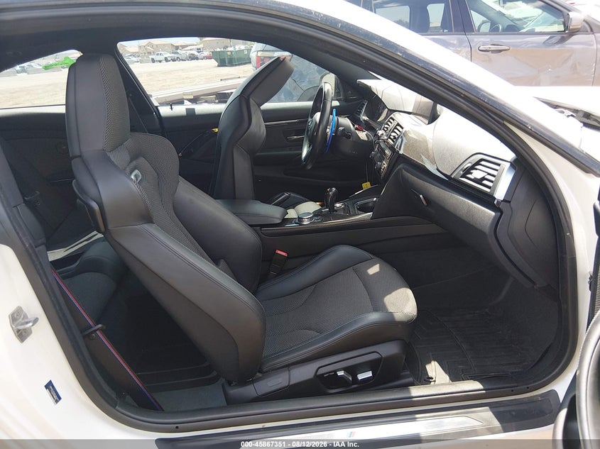 2017 BMW M4 VIN WBS3R9C53HK709853 IAAI salvage auction — NORMAL WEAR, Salvage Title, sold $25,250 on 2026-08-25 (photo 5)