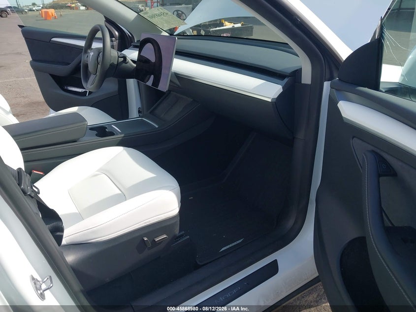 2024 Tesla Model y VIN 7SAYGAEE7RF189871 IAAI salvage auction — REAR END, Wait Title, sold $11,300 on 2026-09-02 (photo 5)