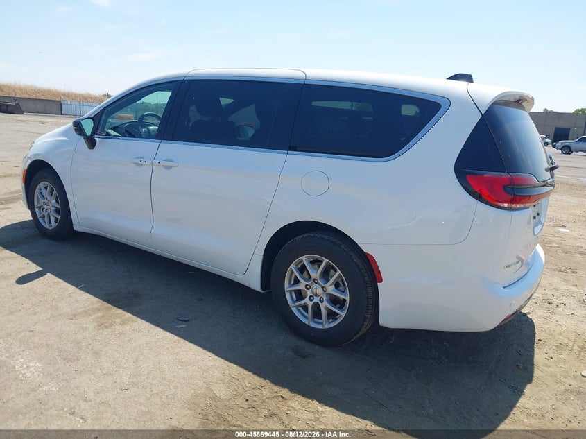 2025 Chrysler Pacifica VIN 2C4RC1BG5SR552164 IAAI salvage auction — SIDE, Salvage Title, sold $15,200 on 2026-08-19 (photo 3)