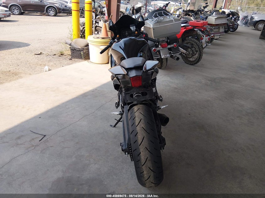 2023 Yamaha Yzf VIN JYARM38E5PA005014 IAAI salvage auction — LEFT & RIGHT, Wait Title, sold $2,050 on 2026-09-09 (photo 6)