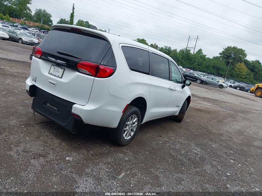 2025 Chrysler Voyager VIN 2C4RC1CG8SR586453 IAAI salvage auction — FRONT END, Clear (New Jersey), sold $11,100 on 2026-08-28 (photo 4)