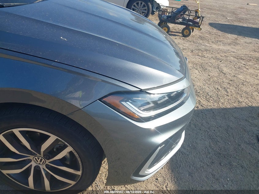 2025 Volkswagen Jetta VIN 3VW7X7BU8SM013840 IAAI salvage auction — NORMAL WEAR, Salvage Title, sold $13,100 on 2026-08-19 (photo 6)
