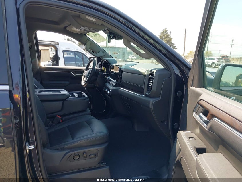 2026 Gmc SIERRA VIN 1GTUUDED1TZ240361 IAAI salvage auction — ENGINE DAMAGE, Enterprise Vehicles Clear Only (Washington), sold $35,500 on 2026-08-26 (photo 5)