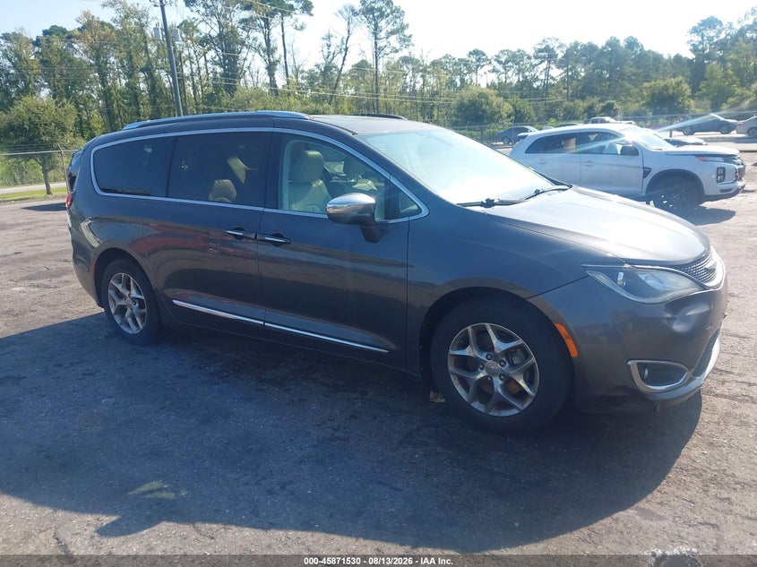 2017 Chrysler Pacifica VIN 2C4RC1GG1HR504808 IAAI salvage auction — LEFT FRONT, Wait Title, sold $3,650 on 2026-08-26 (photo 1)