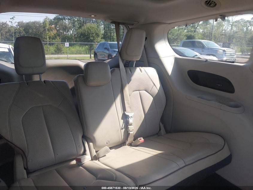 2017 Chrysler Pacifica VIN 2C4RC1GG1HR504808 IAAI salvage auction — LEFT FRONT, Wait Title, sold $3,650 on 2026-08-26 (photo 8)