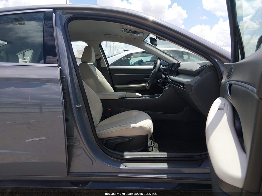 2025 Hyundai Sonata VIN KMHL64JA2SA472896 IAAI salvage auction — REAR END, Salvage Title, sold $16,200 on 2026-08-20 (photo 5)