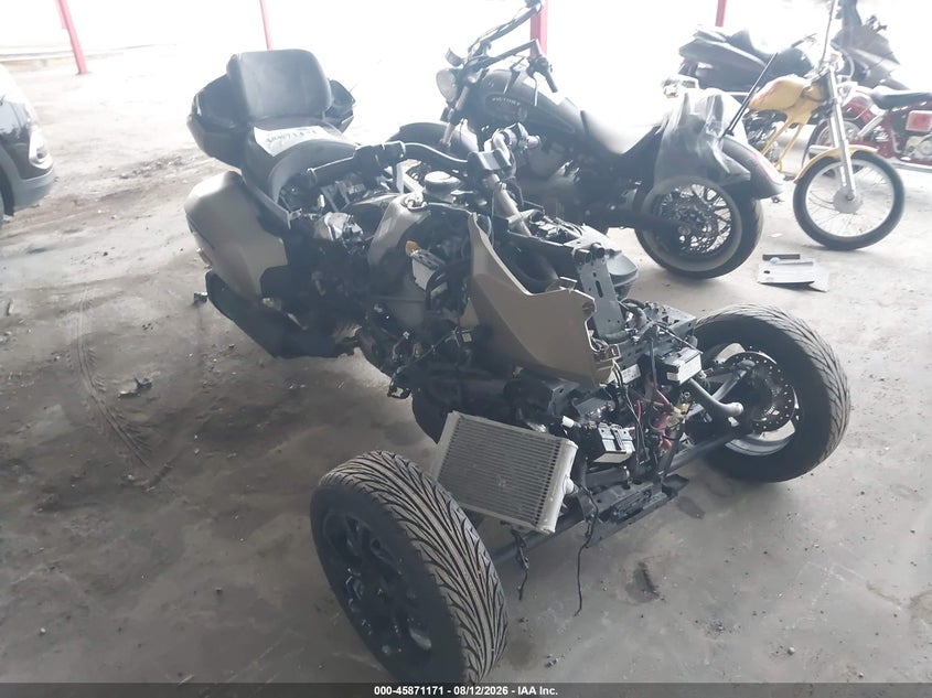 2020 Can-am/ brp Spyder VIN 2BXREDD22LV000756 IAAI salvage auction — FRONT END, Salvage (Iowa), sold $25 on 2026-09-18 (photo 1)